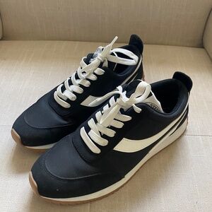 Steve Madden tennis shoes